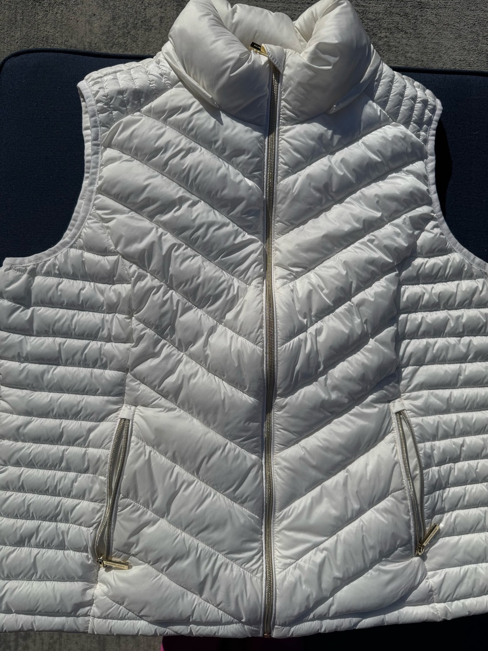 Michael Kors Packable Quilted Puffer Vest White Size XL Gold Hardware - Picture 16 of 17